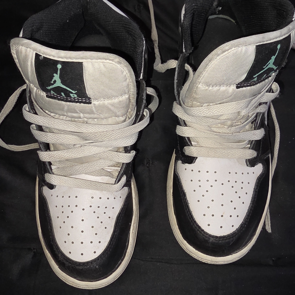Jordan Kids White & Black Sneakers with Teal Accent